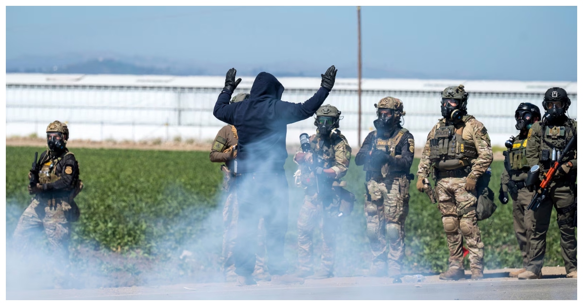 ডনাল্ড ট্রাম্পের কঠোর অভিবাসন নীতিগুলো দেশের শ্রমশক্তিকে প্রভাবিত করছে বলে মত বিশেষজ্ঞদের। ছবি: এবিসি নিউজ